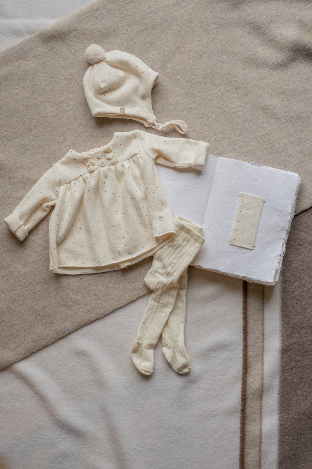 1+ In The Family | Newborn Muts Carlota | Ecru - 