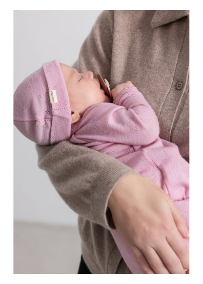 MarMar | Aiko Newborn Pointelle Muts Wol | Soft Berry