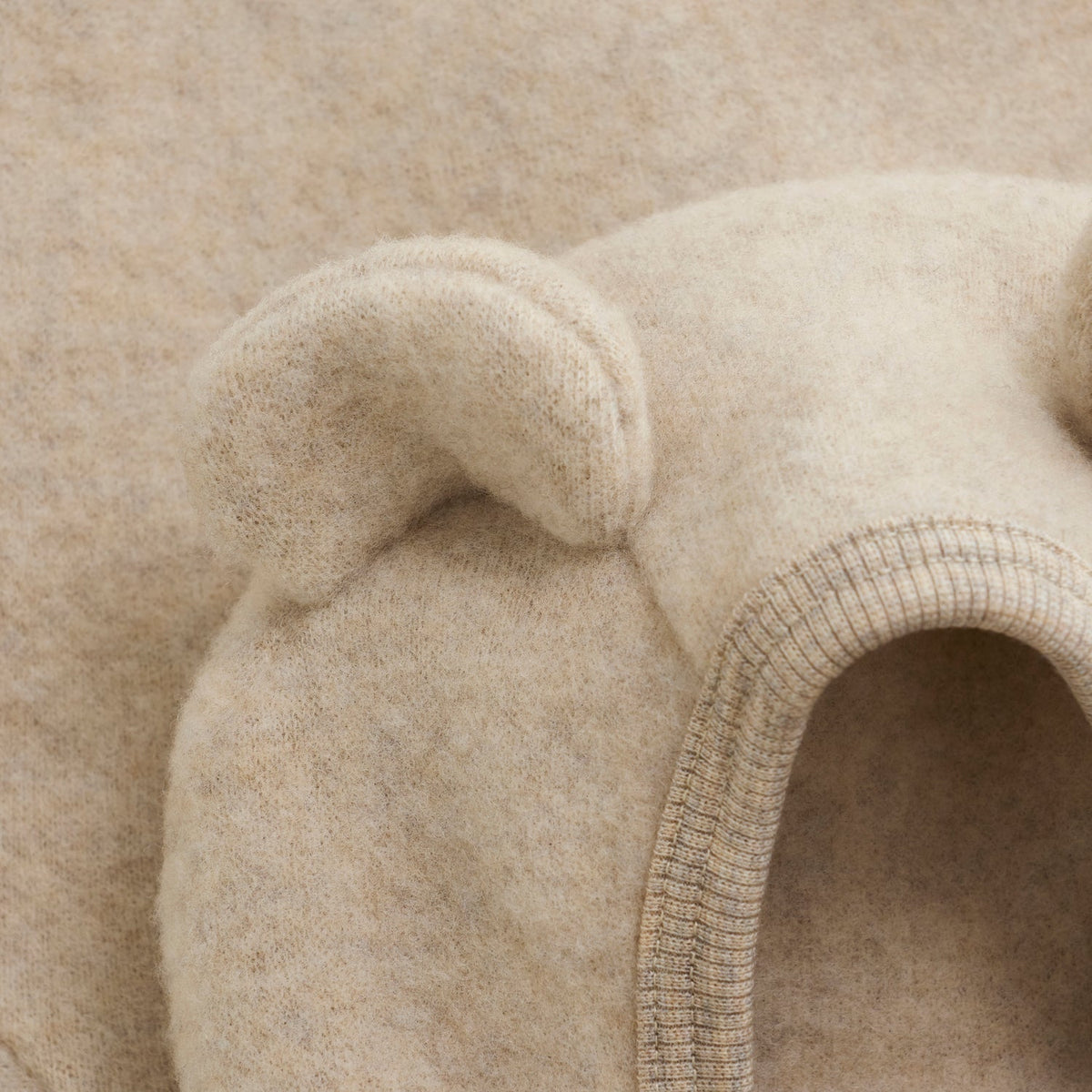 Huttelihut | Jasje Ears Wolfleece | Sand Melange - 5714226489994