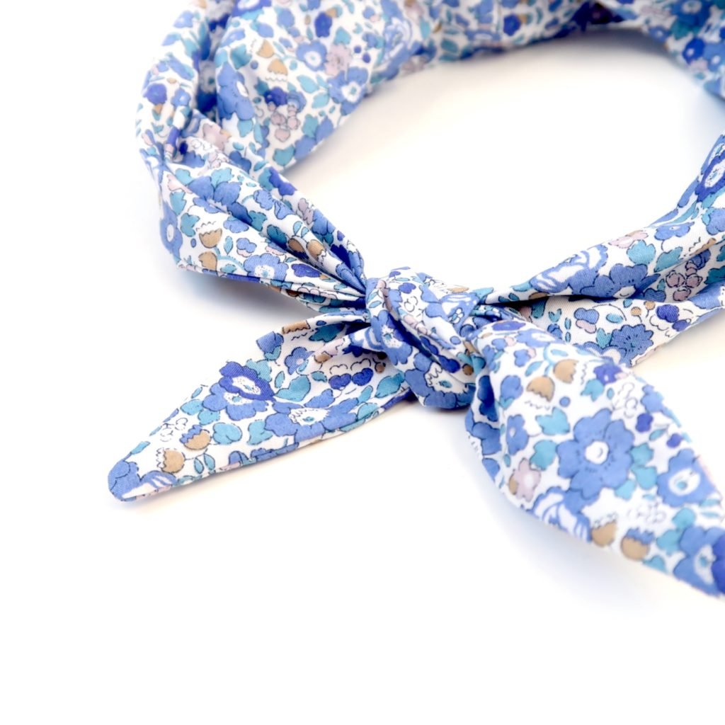 LOVEissue | Twilly Scarf | Blue Bouquet -