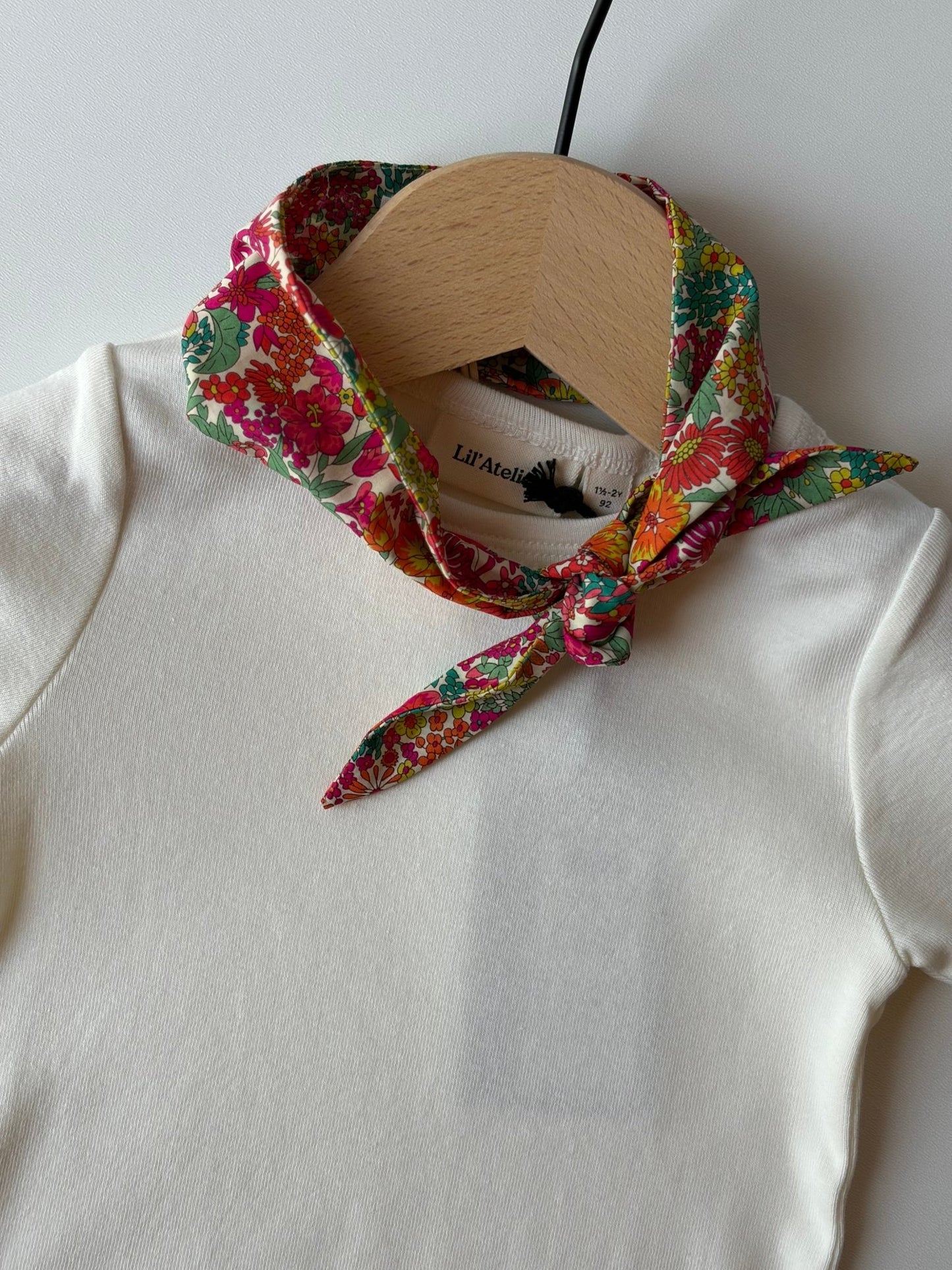 LOVEissue | Twilly Scarf | Coral Flowers -