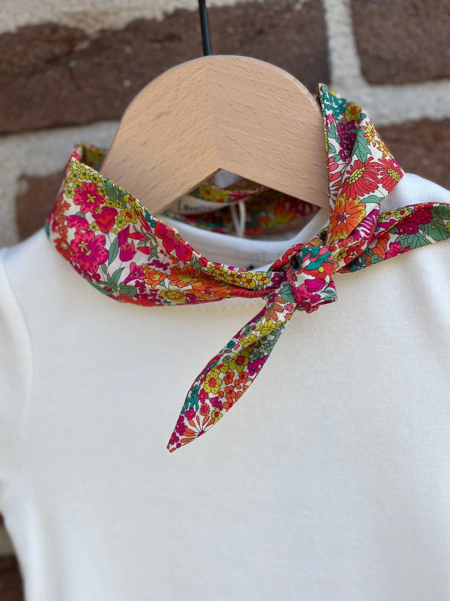 LOVEissue | Twilly Scarf | Coral Flowers -
